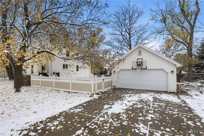 Foto del edificio - 4316 Clinton St