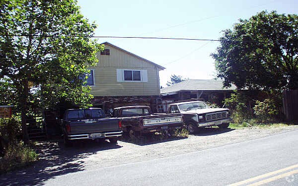 Building Photo - 91-99 Sparkes Rd
