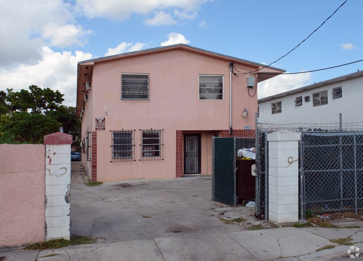Building Photo - 153 NE 80th Ter
