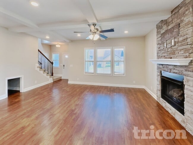 Building Photo - 124 Lucerne Ln