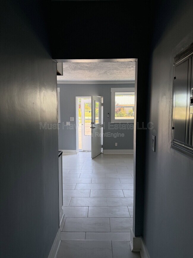 Foto del edificio - 404 W Main St