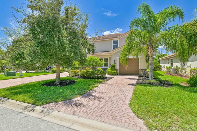 Building Photo - NOW AVAILABLE - Gorgeous Pool Home in Bell...