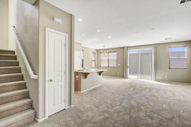 Foto del edificio - Charming Two Story Home