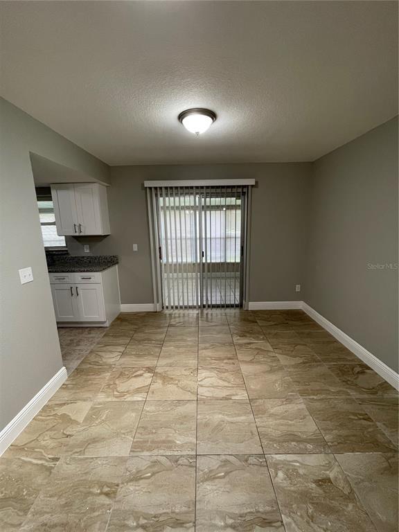 Building Photo - 49 E Country Cove Way