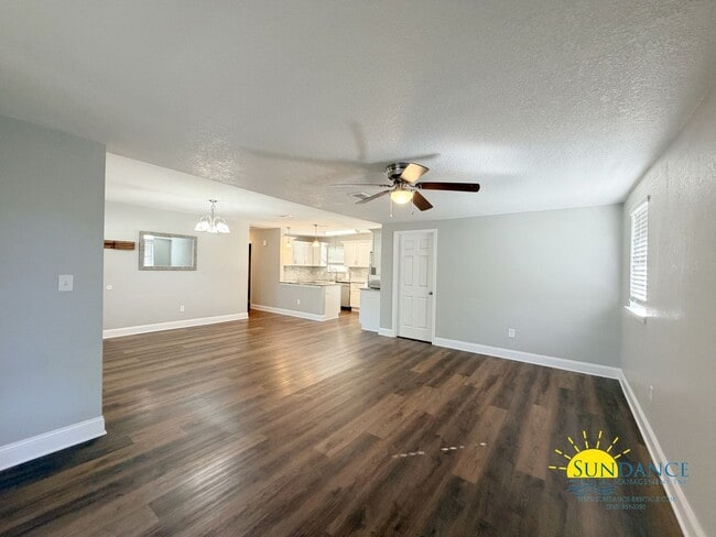 Building Photo - Upgraded 4BR Home with In-Ground Pool in Fort Walton Beach!