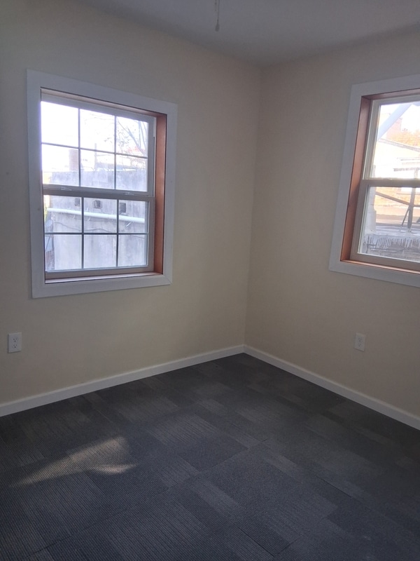 Building Photo - 112 S 6th St