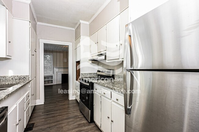 Foto del edificio - 916 Glenridge Dr