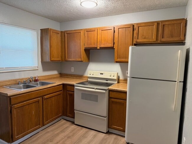 Foto del edificio - Sevierville 37862 - 2 bedroom, 1 bath apartment - Call Linda Meese (865) 591-6004