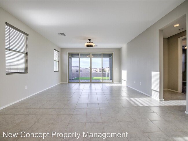 Building Photo - 4 br, 3 bath House - 10830 W. Sarabella Dr.