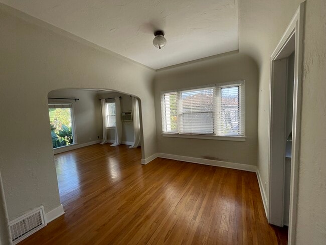 Building Photo - 350 W Stocker St