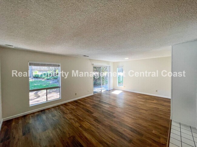 Foto del edificio - AVAILABLE JANUARY - Charming 3 Bedroom / 2...