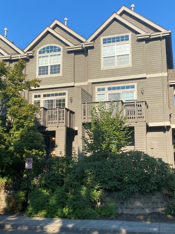 Foto del edificio - 15491 Brianne Ct