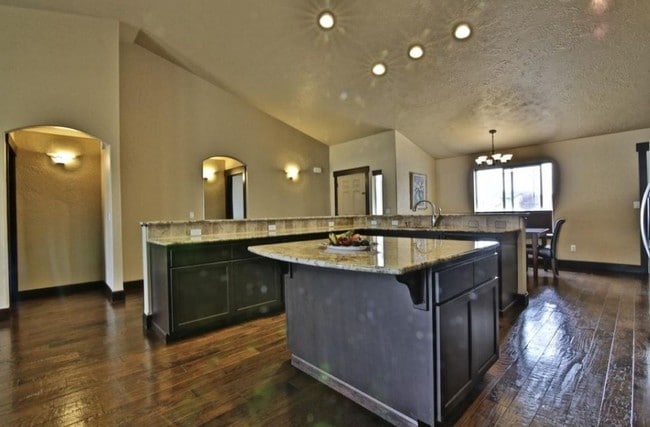 Building Photo - 8783 N Boysenberry Loop