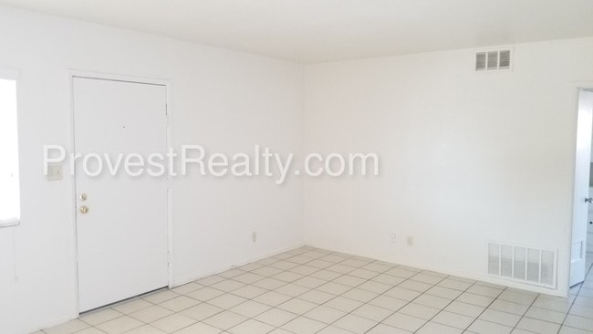 Building Photo - 20744 Thunderbird Rd