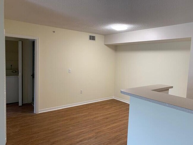 Building Photo - Cozy 1bed/1bath fully equipped