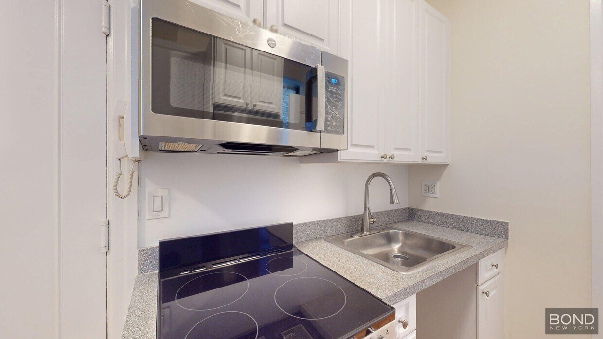 Foto del edificio - 305 W 45th St