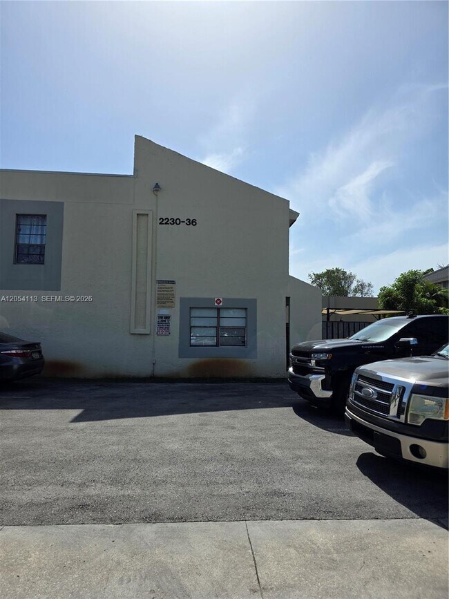 Building Photo - 2236 NW 52nd Ave