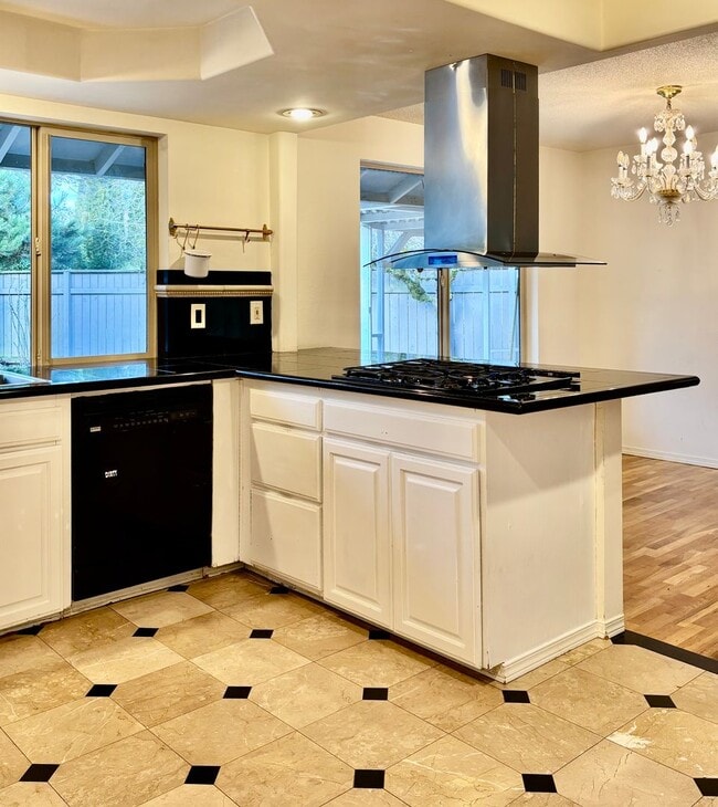 Photo - 3 Bed / 2.5 Bath Bellevue rambler $3,895/month House