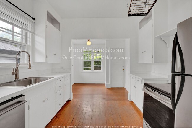 Foto del edificio - Classic Portland Two Bedroom + Den/Office ...