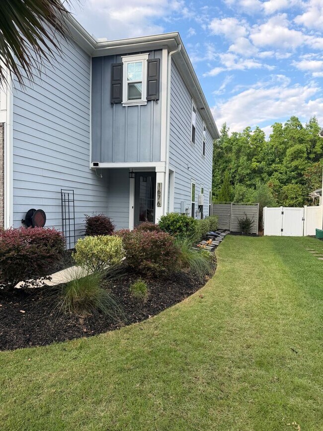 Foto del edificio - Available July 1st. Beautiful 4 BR/2.5 BA Home in Highly Desirable Park West! Landscaping included!