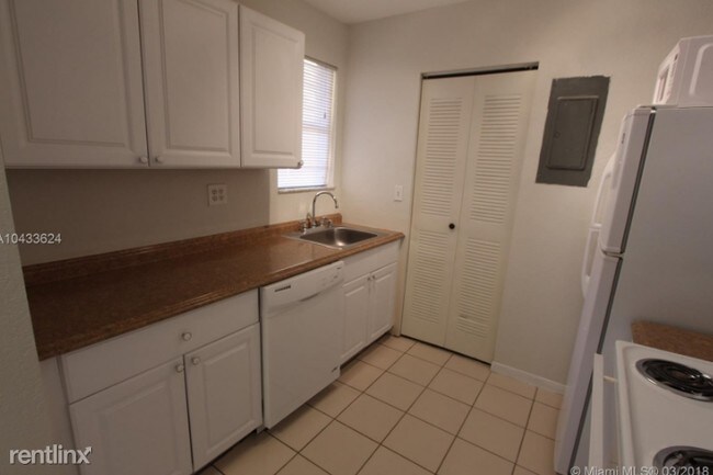 Foto del edificio - 656 NW 114th Ave