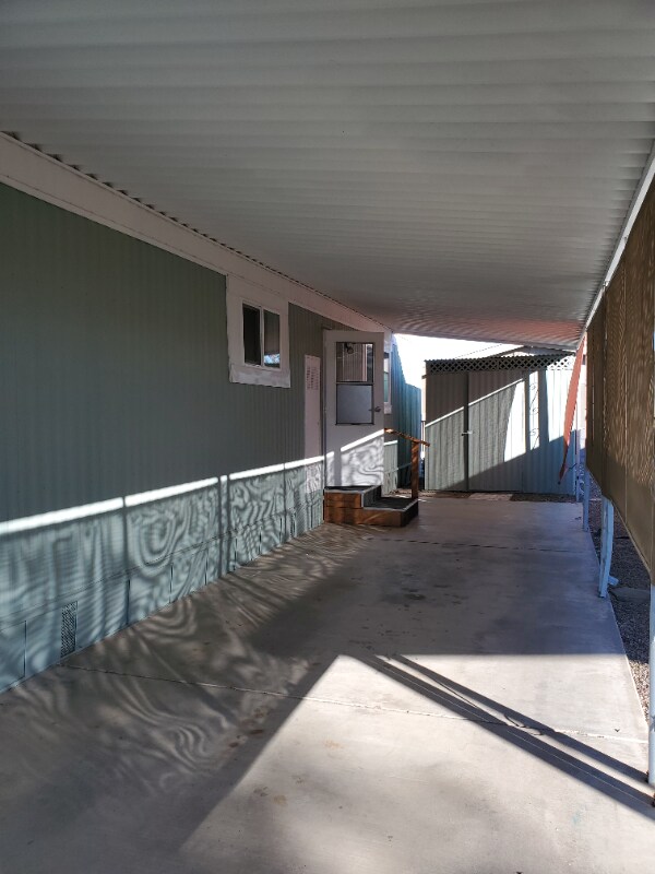 Foto del edificio - 2401 E Southern Ave