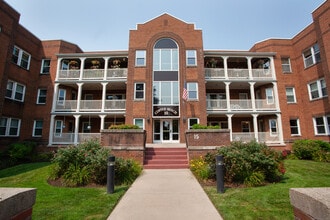 Building Photo - 15 Highland St