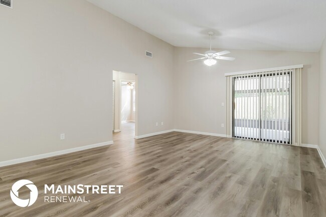 Building Photo - 8761 Pinevalley Ln