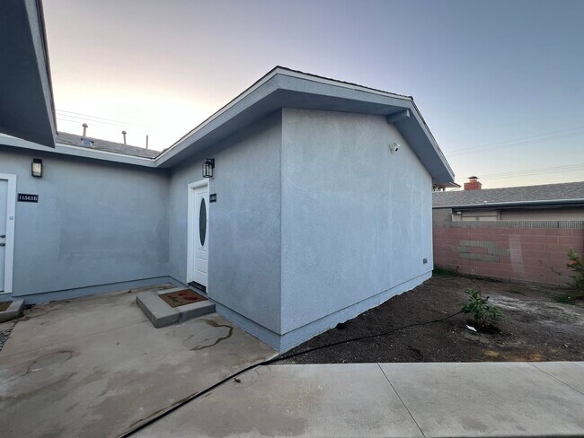 Building Photo - 11561 Lenmar St