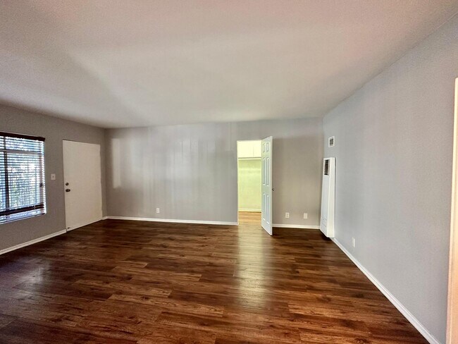 Building Photo - 5742 Waring Ave
