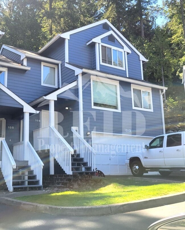 Building Photo - 1313 NW Slate Ln