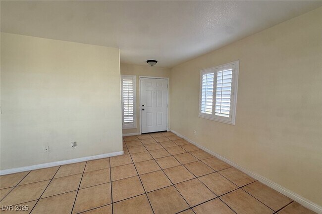 Foto del edificio - 9300 Cool Creek Ave