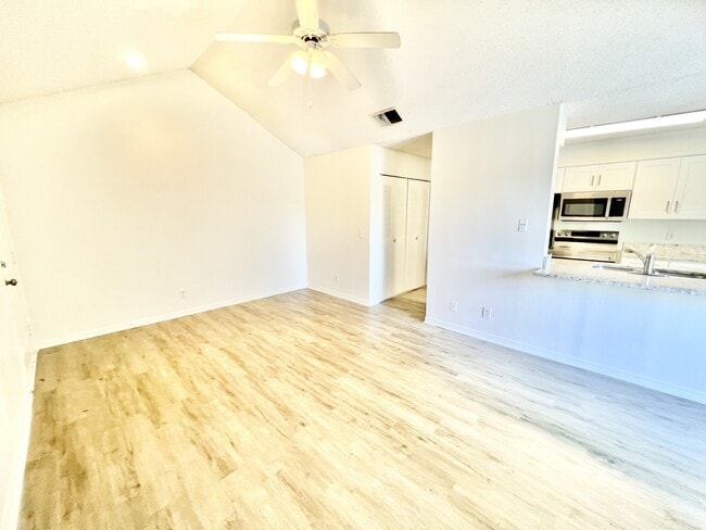 Foto del edificio - 1065 S Hiawassee Rd