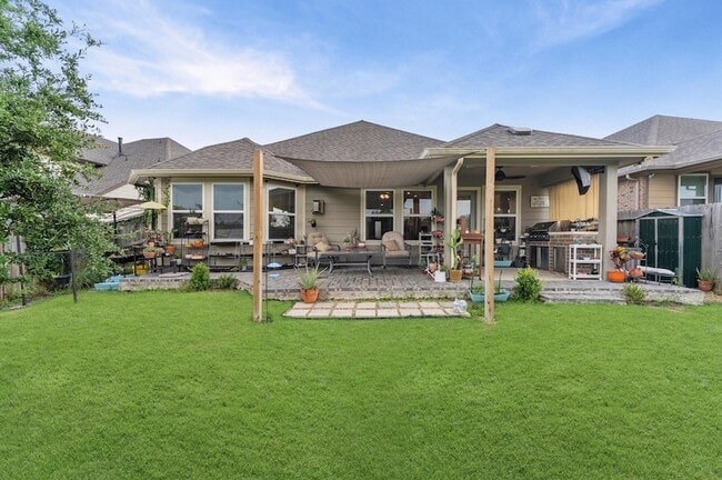 Building Photo - 2185 Woodland Pine Dr