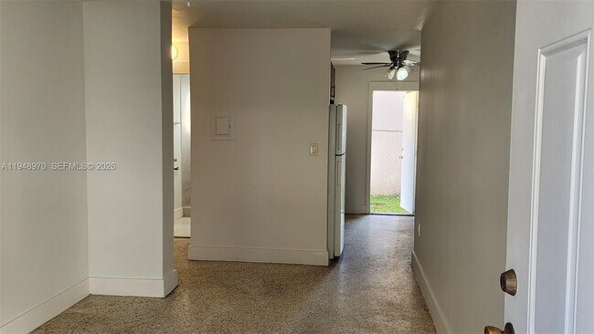 Foto del edificio - 329 SW 6th Ave