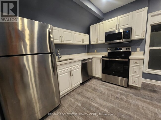 Photo du bâtiment - 498 Main St E