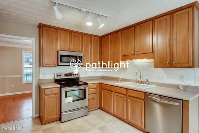 Building Photo - 4 br, 2 bath House - 741 Wellington Dr UNIT