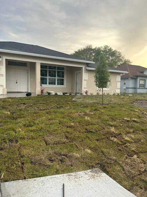 Foto principal - 900 SW Versailles Ave