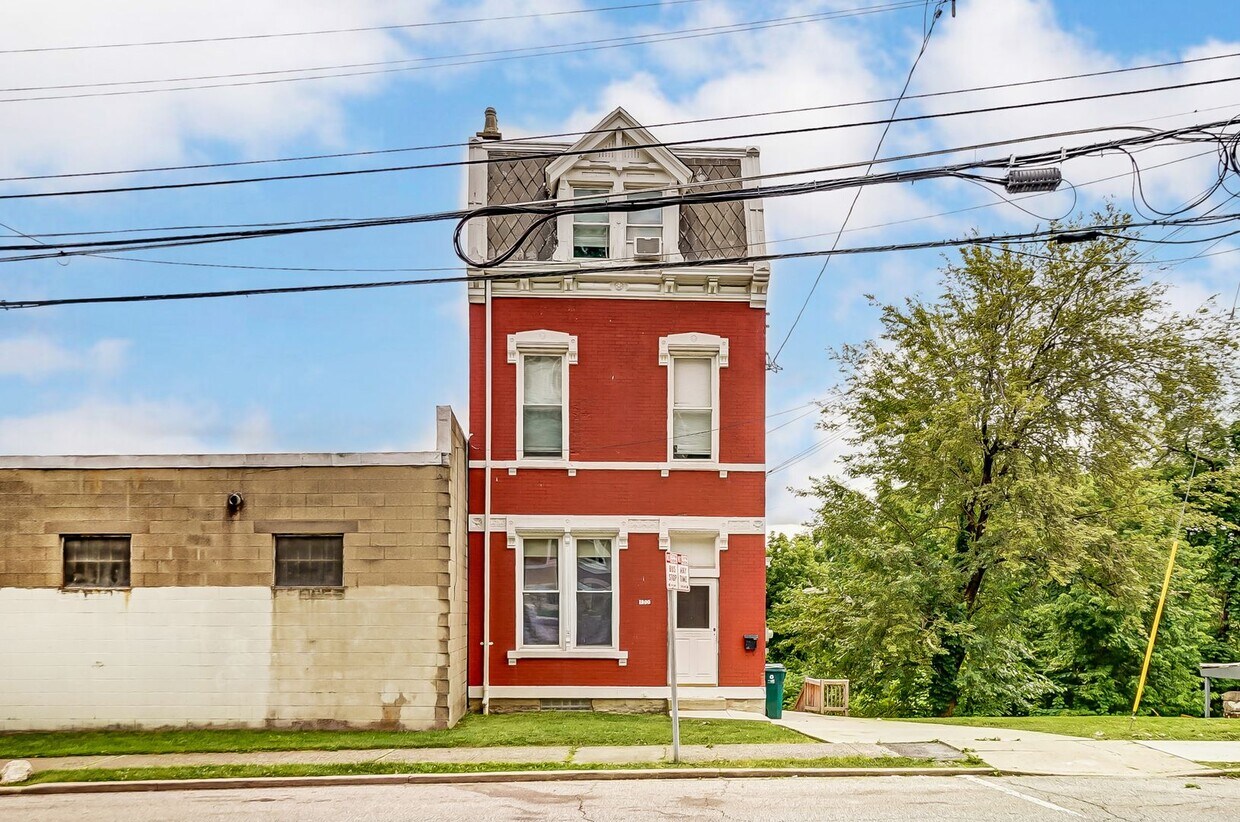 Foto principal - 1900 State Ave