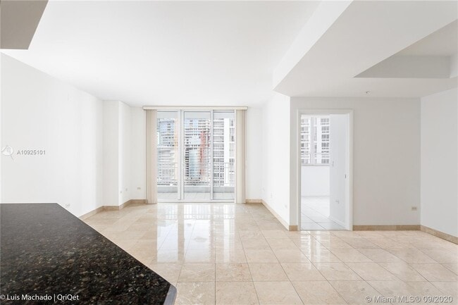 Building Photo - 801 Brickell Key Blvd