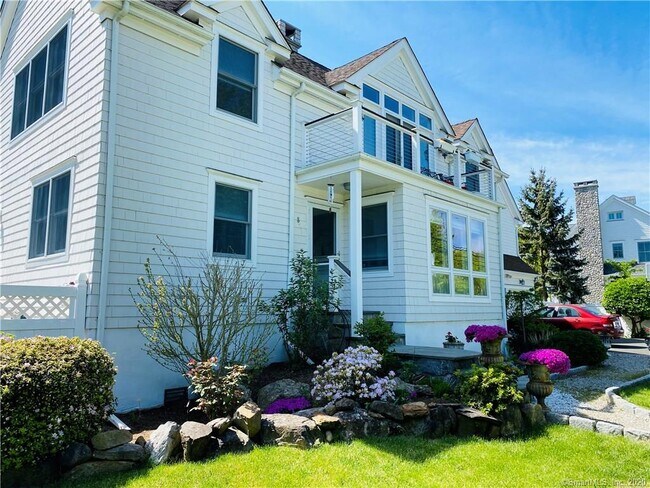 Foto del edificio - 8 Harbor Rd