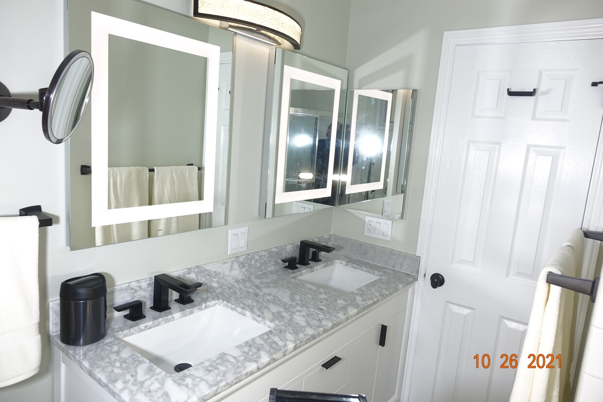 Master Bath - 914 Lincoln Blvd