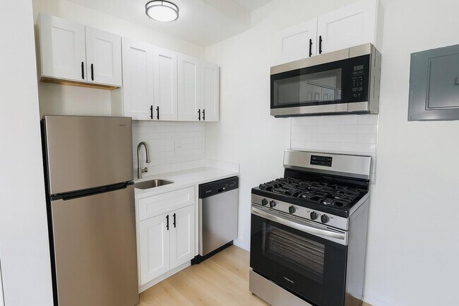 Building Photo - 623 Park Pl