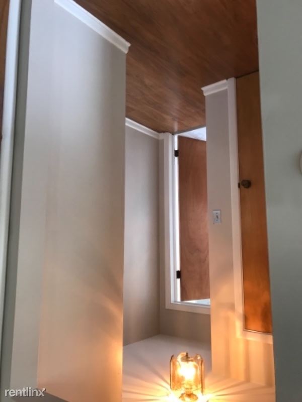 Building Photo - 3 br, 1 bath Apartment - 7904 Lamon Ave