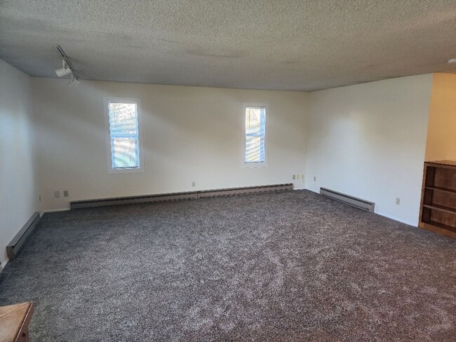 Building Photo - MOVE IN SPECIAL!! Southside Condo for Rent...