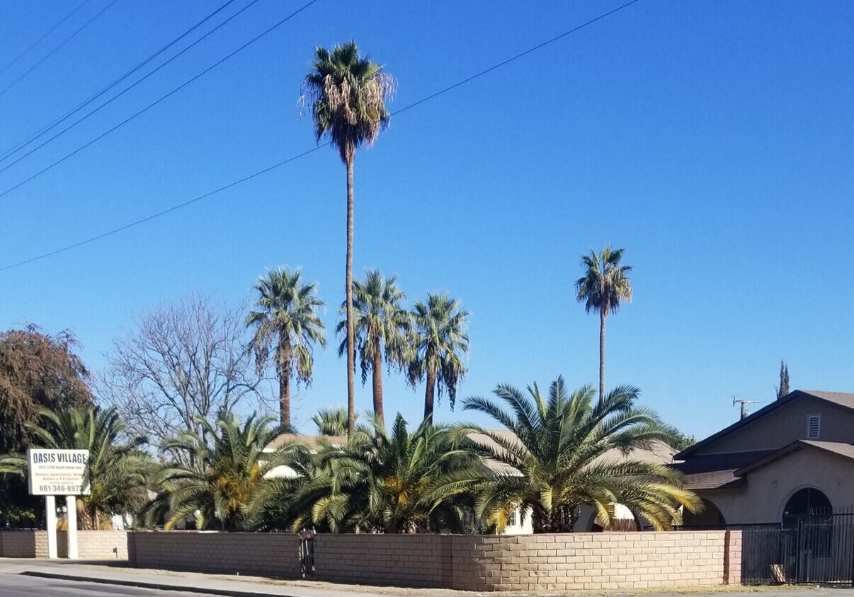 Foto principal - 1212 S Union Ave