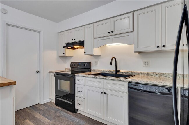 Foto del edificio - 1802 Edmund Ave NE