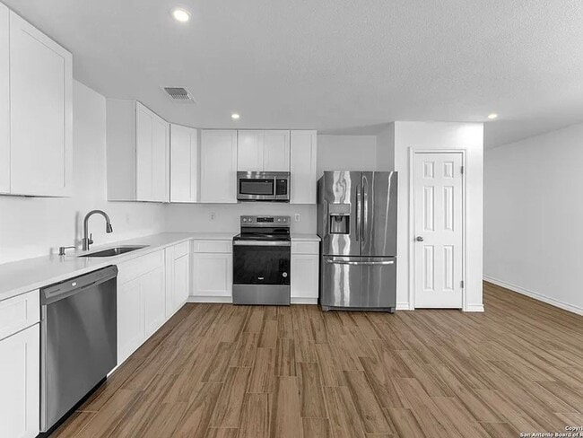 Building Photo - Charming 3BR House in Helotes