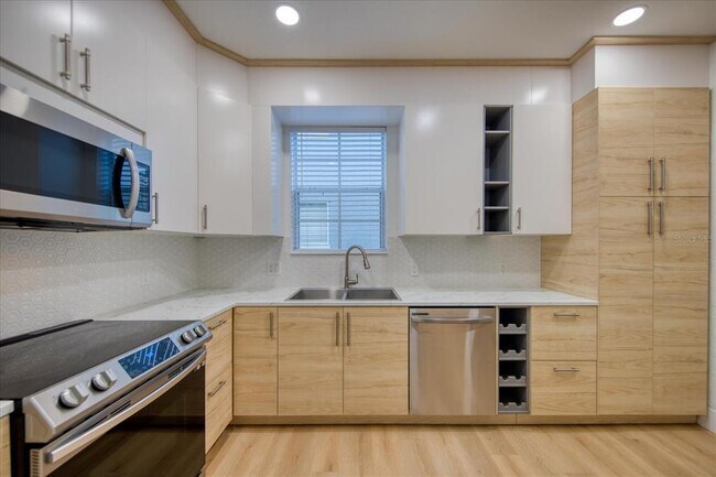 Building Photo - 4003 LADY PALM Ct