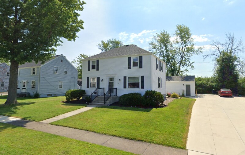 29 W Park Rd Unit Left, Grand Island, NY 14072 Room for Rent in Grand